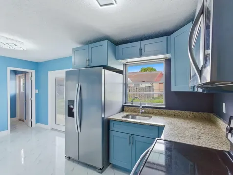5669 S 35th Court Greenacres FL 33463