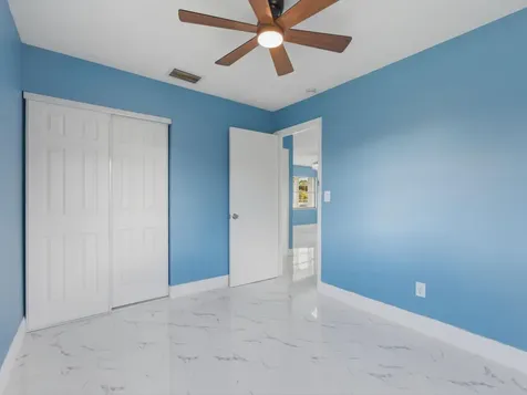 5669 S 35th Court Greenacres FL 33463