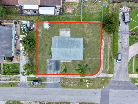 5669 S 35th Court Greenacres FL 33463