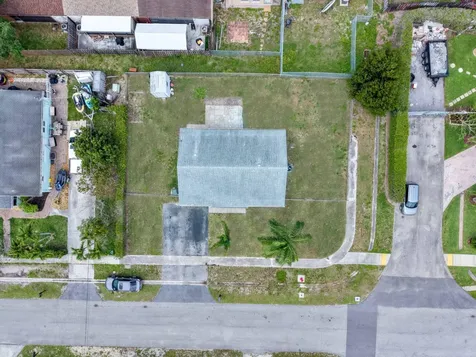 5669 S 35th Court Greenacres FL 33463