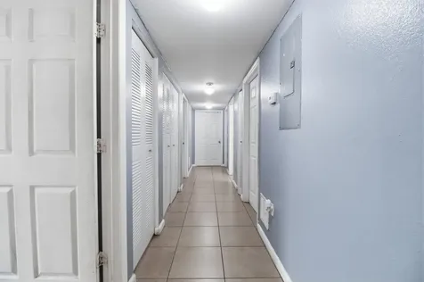 209 NE 35th Street Oakland Park FL 33334