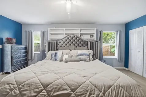 209 NE 35th Street Oakland Park FL 33334
