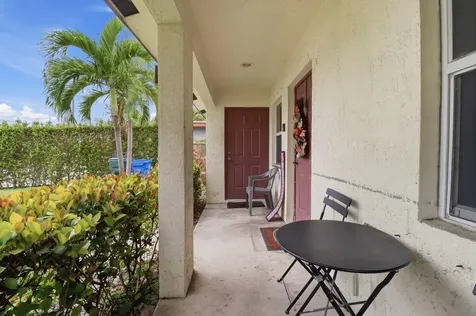 209 NE 35th Street Oakland Park FL 33334