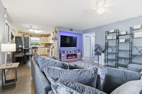 209 NE 35th Street Oakland Park FL 33334