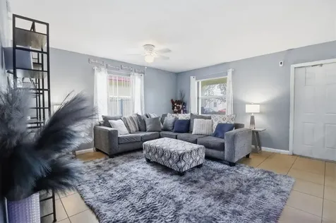 209 NE 35th Street Oakland Park FL 33334