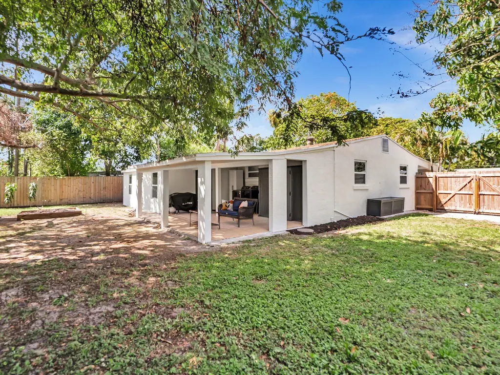 2192 Bonnie Drive West Palm Beach FL 33415