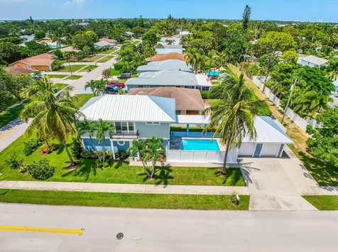 425 Hugh Street Jupiter FL 33458