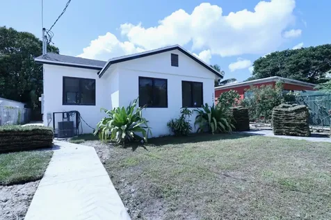 3040 NW 13th Avenue Miami FL 33142