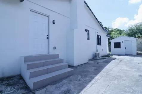 3040 NW 13th Avenue Miami FL 33142