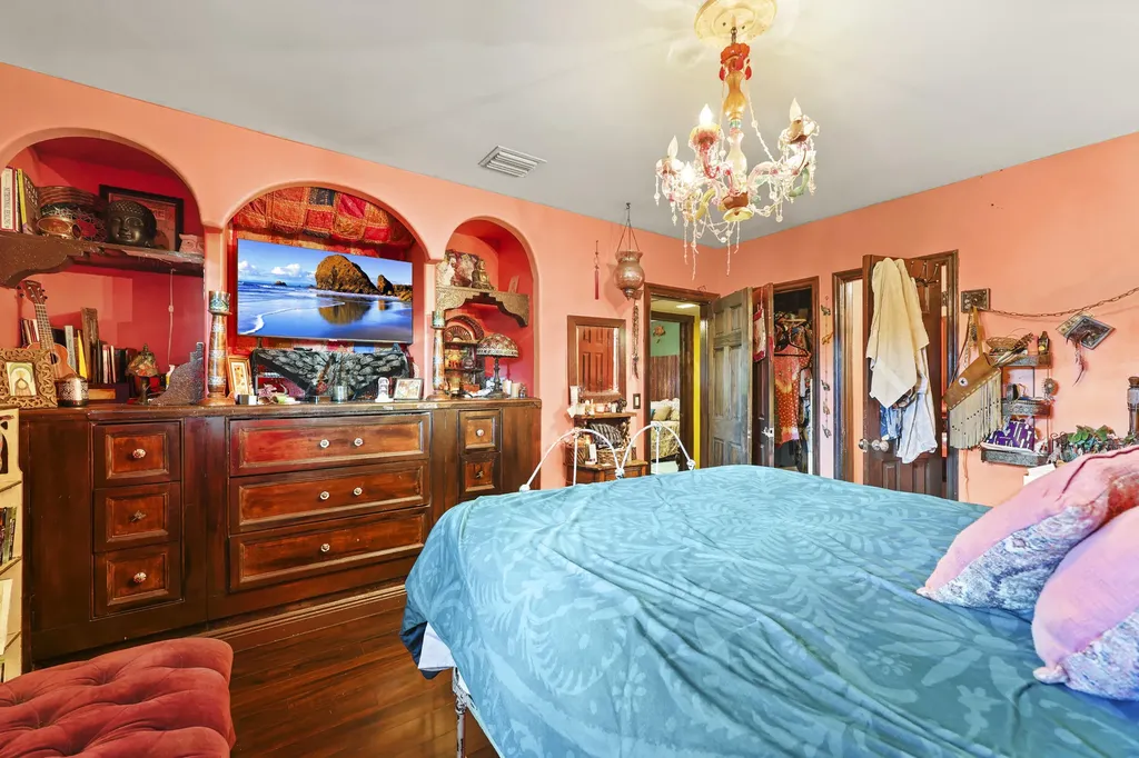 112 San Juan Drive Palm Springs FL 33461