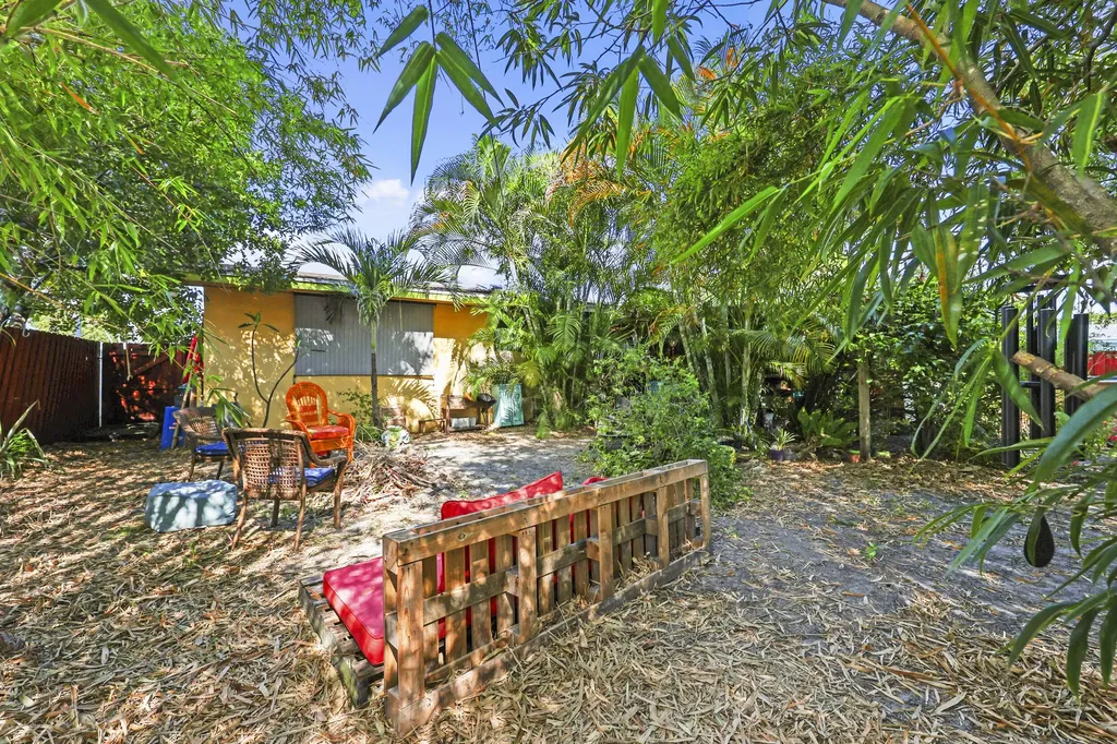 112 San Juan Drive Palm Springs FL 33461