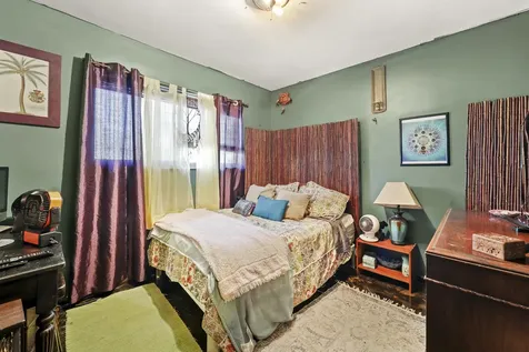 112 San Juan Drive Palm Springs FL 33461