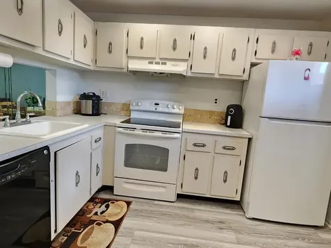 8842 W Mcnab Road Tamarac FL 33321