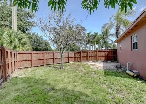 612 Hibiscus Drive Royal Palm Beach FL 33411
