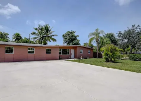612 Hibiscus Drive Royal Palm Beach FL 33411