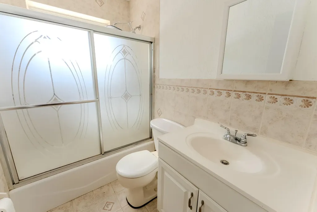 320 N 69th Way Hollywood FL 33024
