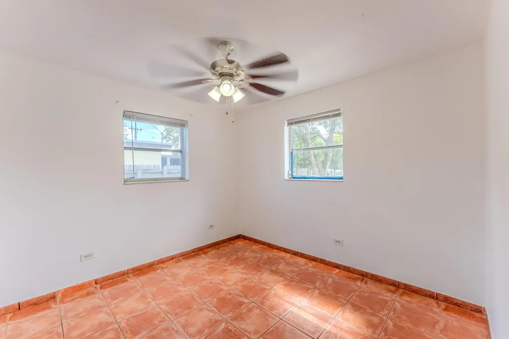 320 N 69th Way Hollywood FL 33024