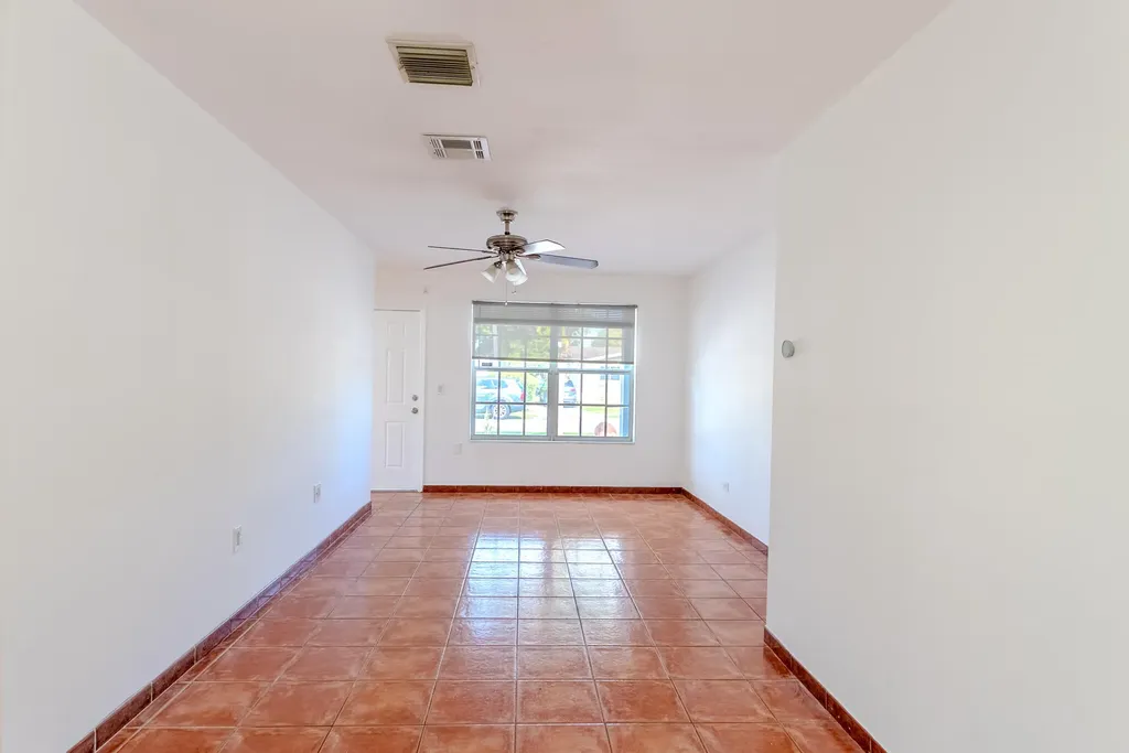 320 N 69th Way Hollywood FL 33024