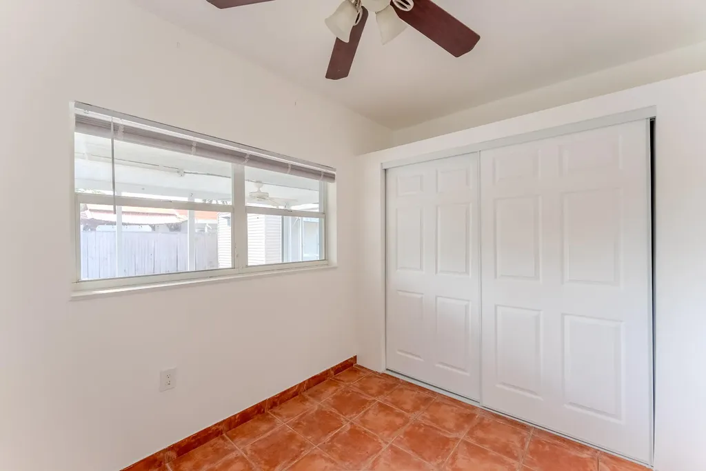 320 N 69th Way Hollywood FL 33024