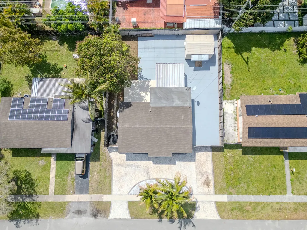 320 N 69th Way Hollywood FL 33024