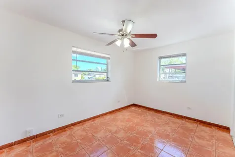 320 N 69th Way Hollywood FL 33024