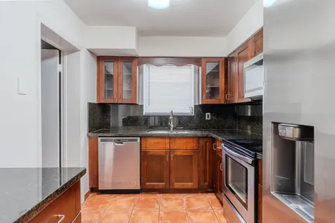 320 N 69th Way Hollywood FL 33024