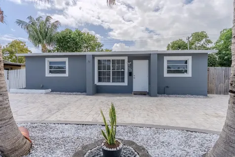 320 N 69th Way Hollywood FL 33024