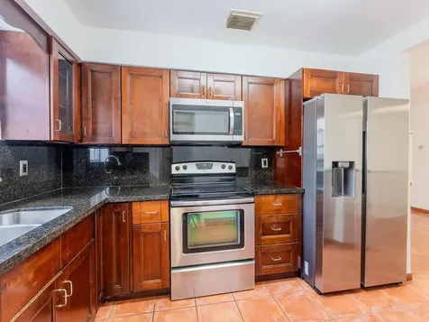 320 N 69th Way Hollywood FL 33024