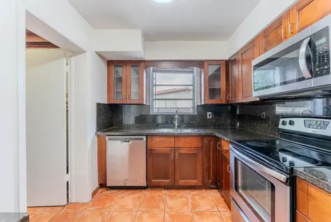 320 N 69th Way Hollywood FL 33024