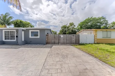 320 N 69th Way Hollywood FL 33024