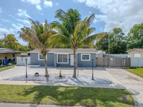 320 N 69th Way Hollywood FL 33024