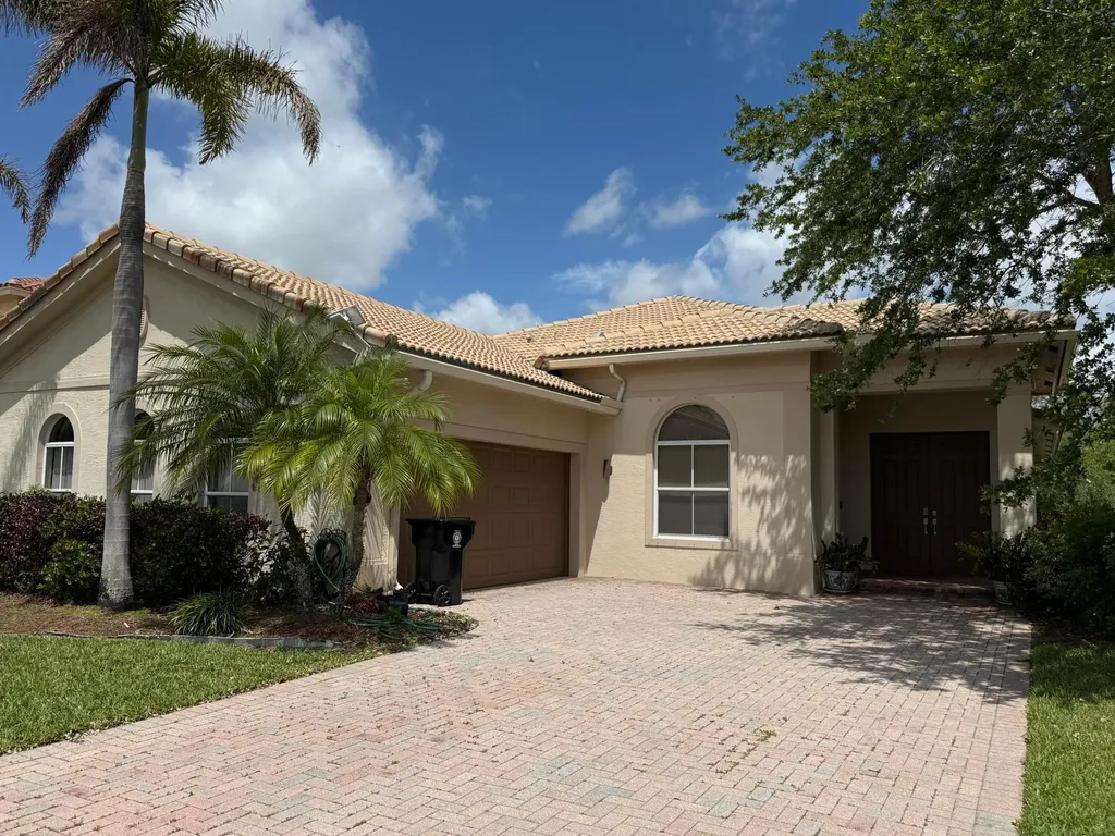 1763 Newport Isle Boulevard Port St Lucie FL 34953