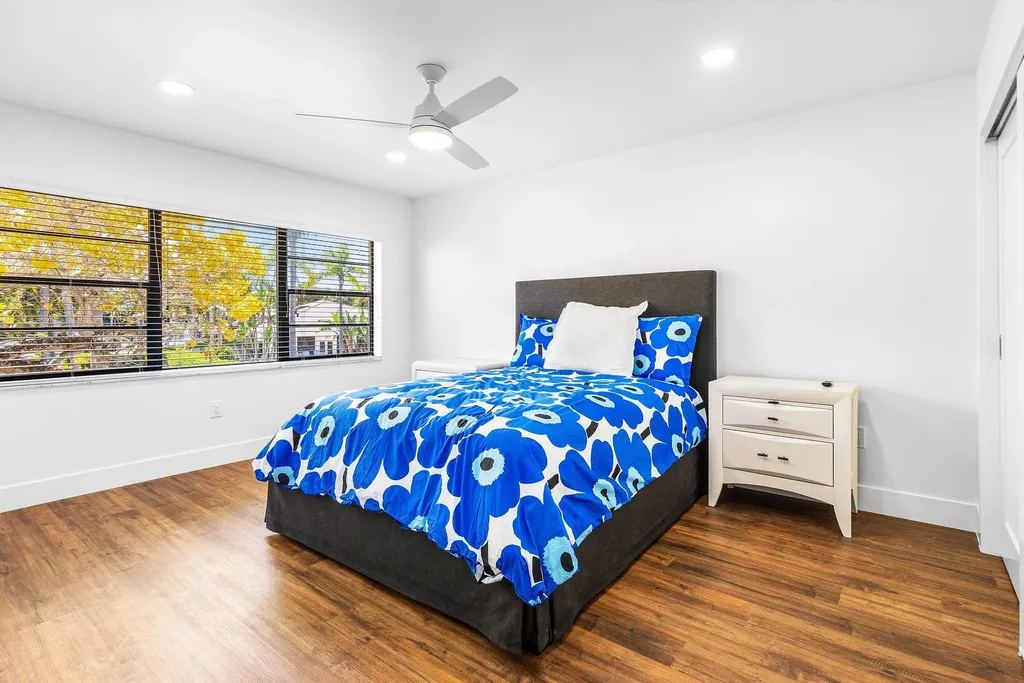 27 Stratford Lane W Boynton Beach FL 33436