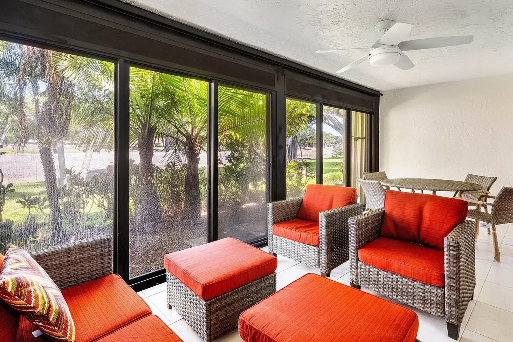 27 Stratford Lane W Boynton Beach FL 33436