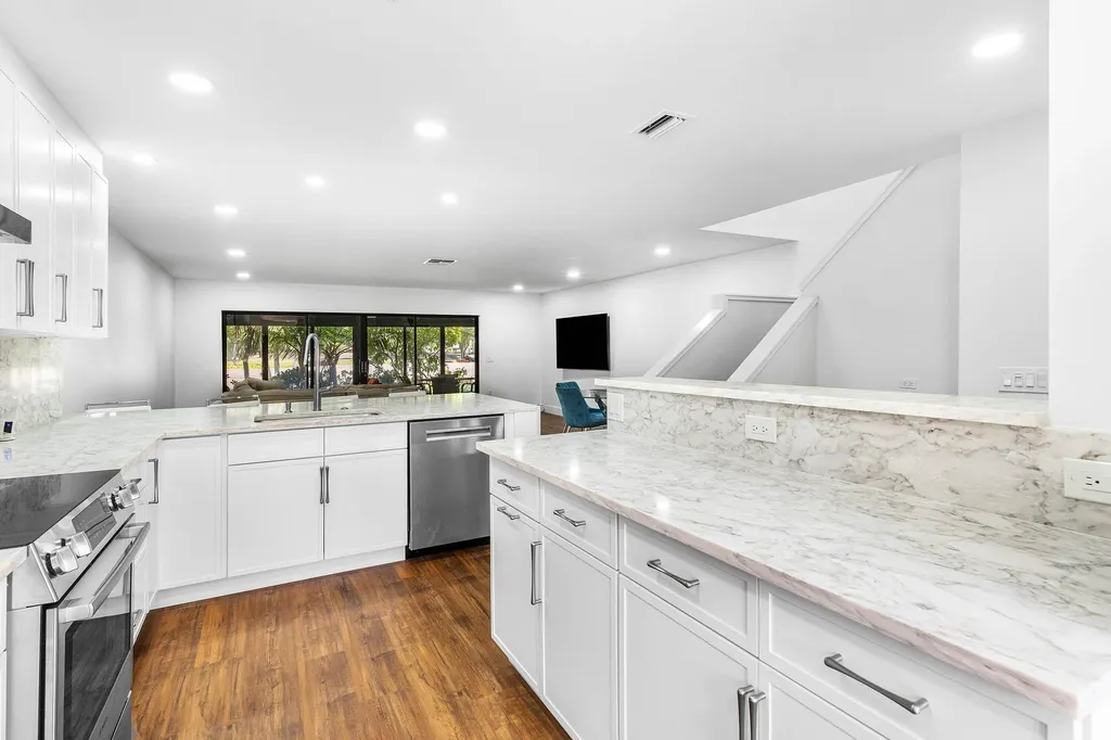 27 Stratford Lane W Boynton Beach FL 33436