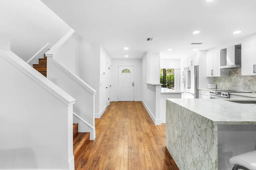 27 Stratford Lane W Boynton Beach FL 33436