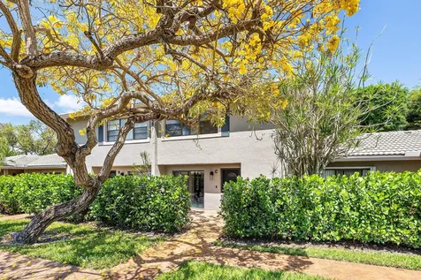 27 Stratford Lane W Boynton Beach FL 33436