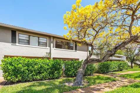 27 Stratford Lane W Boynton Beach FL 33436