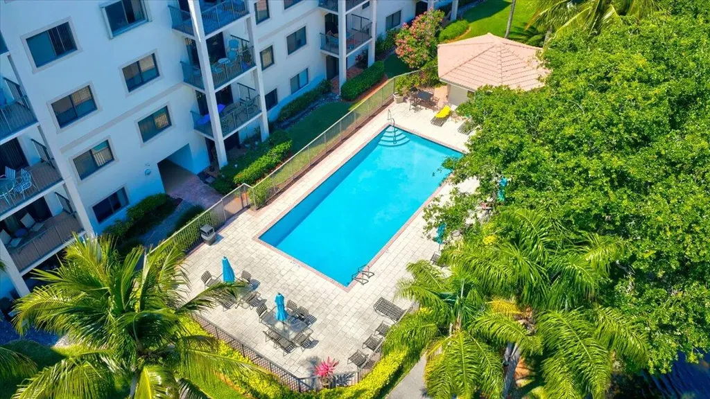 2105 Lavers Circle Delray Beach FL 33444