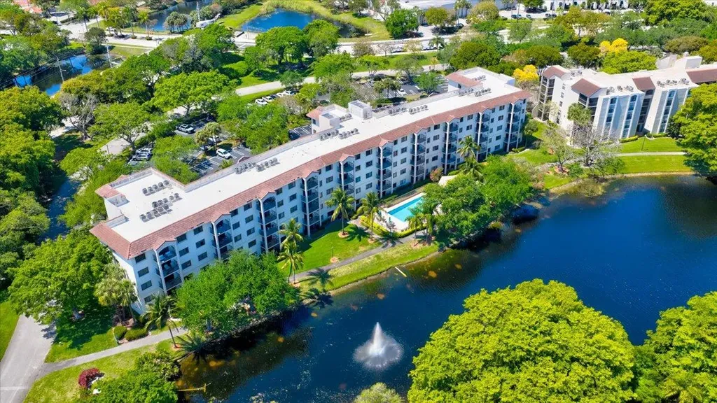 2105 Lavers Circle Delray Beach FL 33444