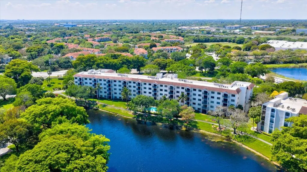 2105 Lavers Circle Delray Beach FL 33444