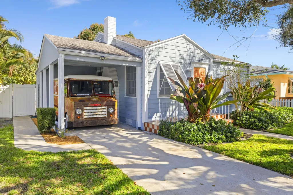 918 N Palmway Lake Worth Beach FL 33460