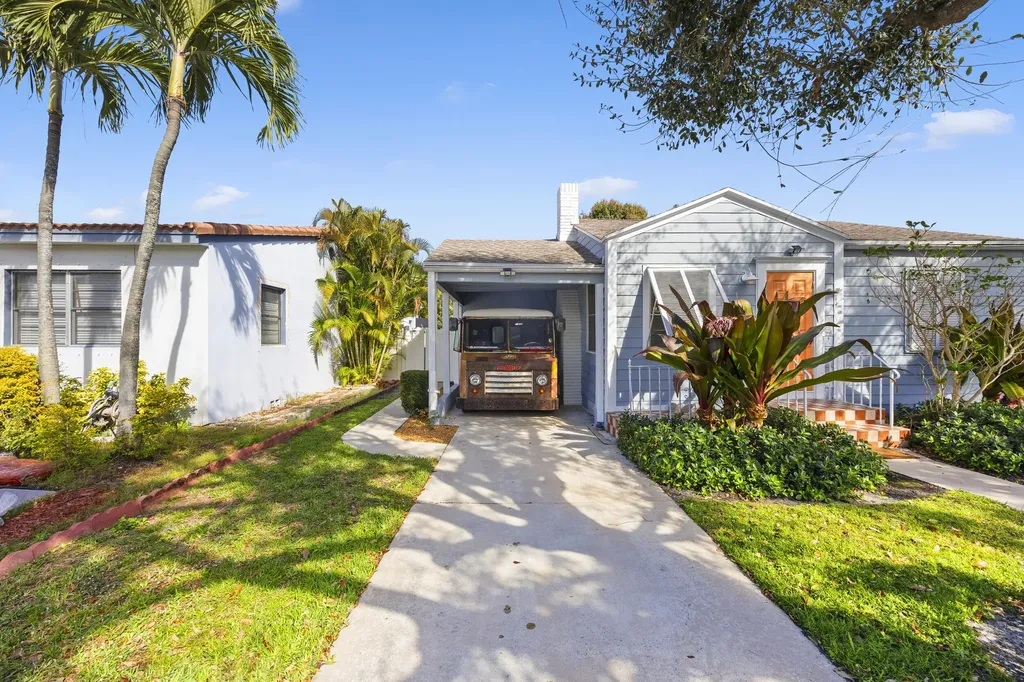918 N Palmway Lake Worth Beach FL 33460