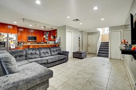 10723 NW 11th Street Pembroke Pines FL 33026