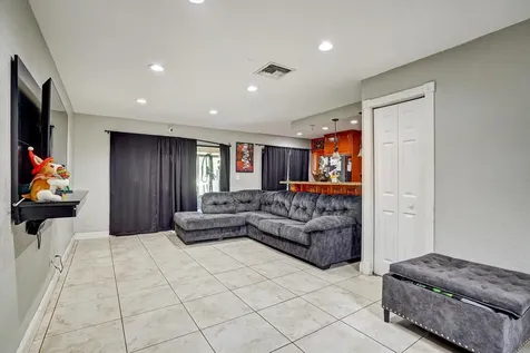 10723 NW 11th Street Pembroke Pines FL 33026