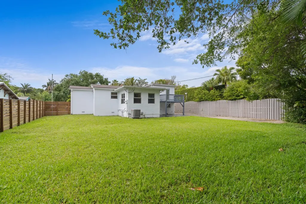 711 NE 8th Avenue Boynton Beach FL 33435