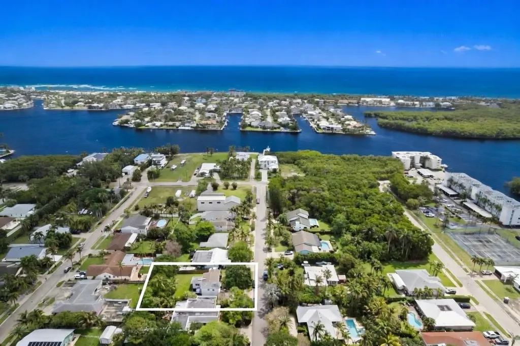 711 NE 8th Avenue Boynton Beach FL 33435