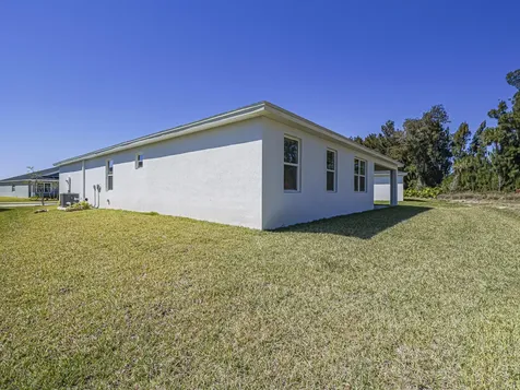 5637 Hampton Park Circle Vero Beach FL 32966