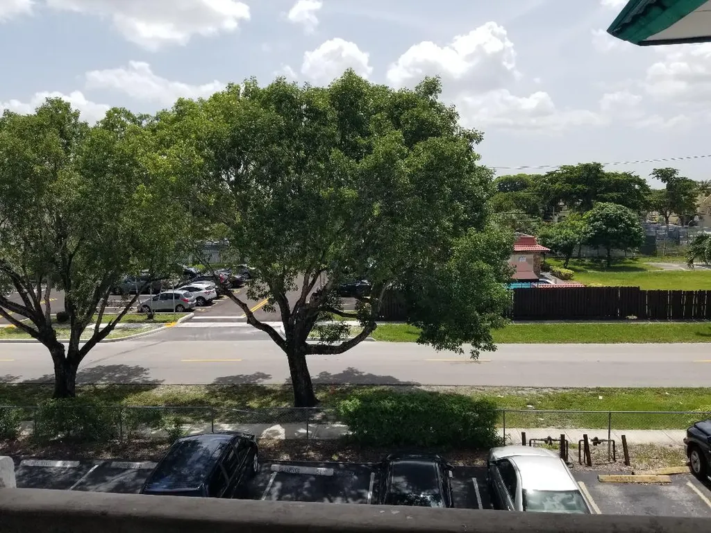 5861 NW 16th Place Sunrise FL 33313