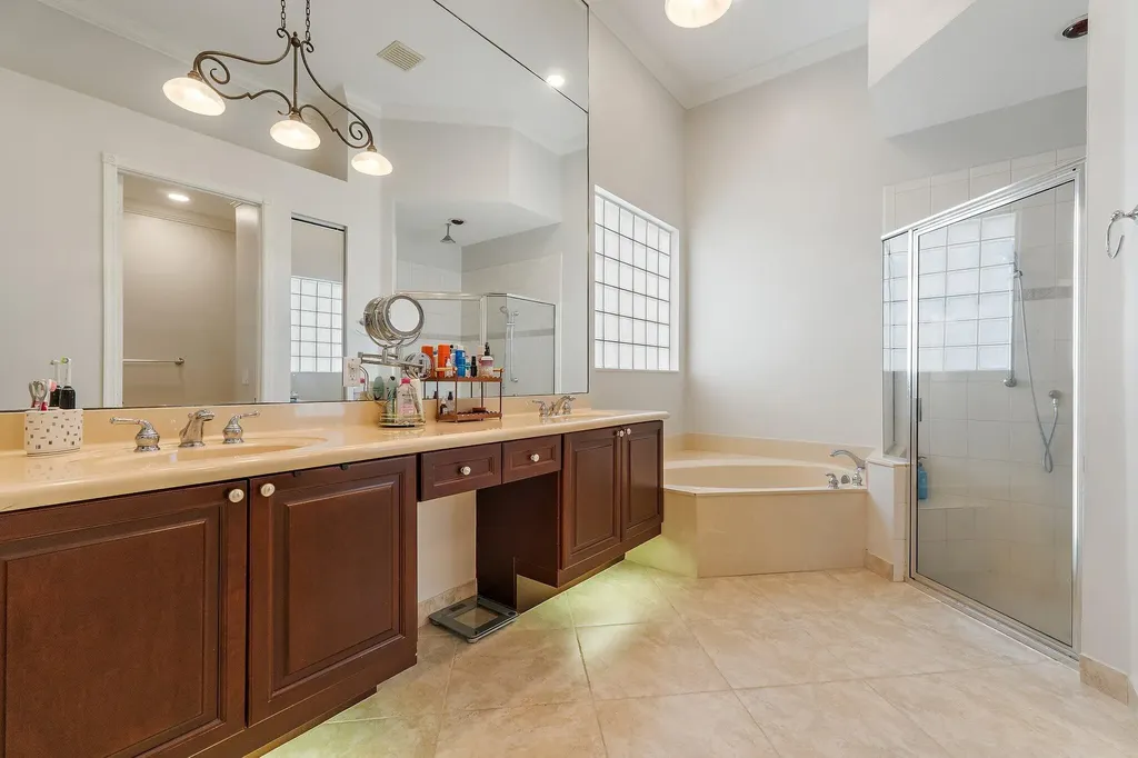 103 La Vida Court Palm Beach Gardens FL 33418
